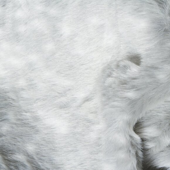 Luxe Home Decor Classic Faux Hide Rug | 1-Piece | Grey | 5.25'x7.5' - Picture 3 of 3